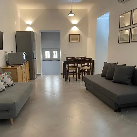 Hola Cathedral House Apartment *