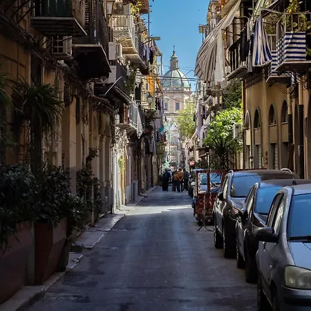 Hola Cathedral House * Palermo