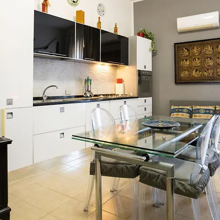 Apartment Hola Cathedral House