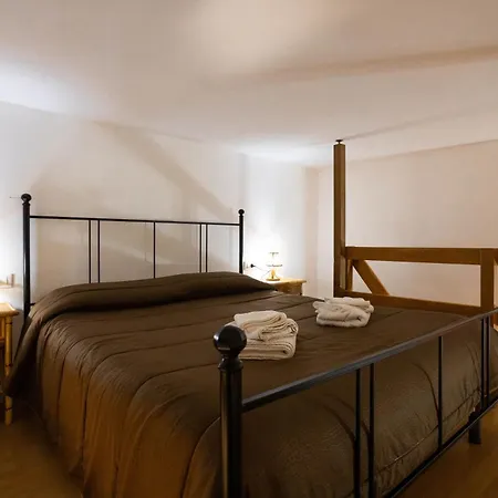 Hola Cathedral House Apartment