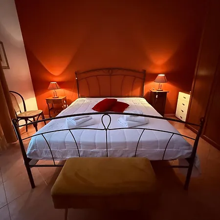 Hola Cathedral House *