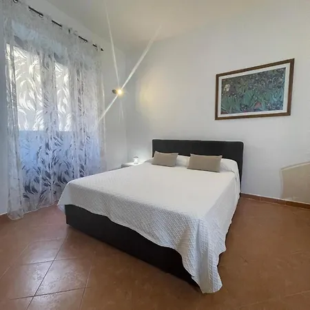 Hola Cathedral House *